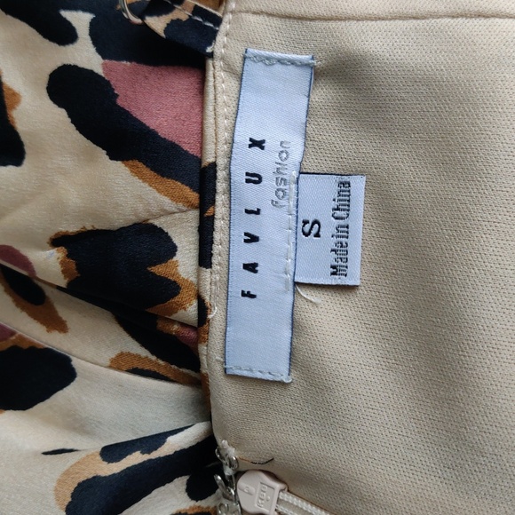 🆕 Silky Leopard print dress - Picture 9 of 13
